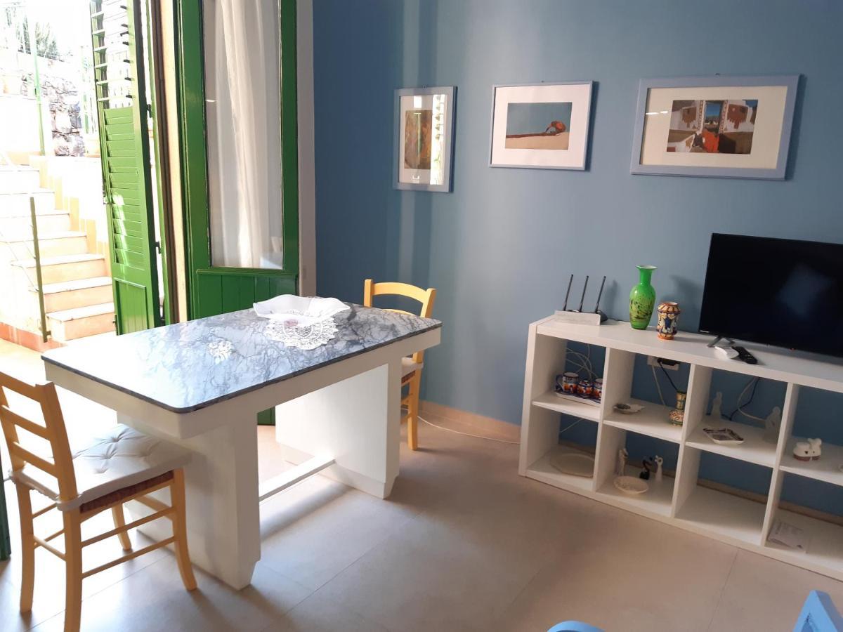 Casa Vacanze Rosa Aci Trezza Eksteriør bilde